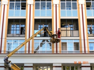 Монтаж стеклопакетов в балконные рамы                                           